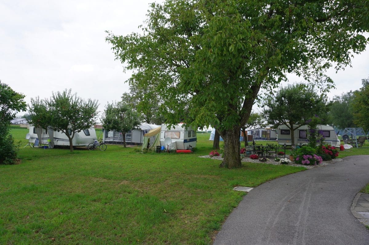 Wohnmobilstellplatz am Peterhof