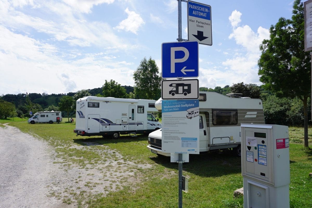 Wohnmobilstellplatz an der Mainfähre in Volkach