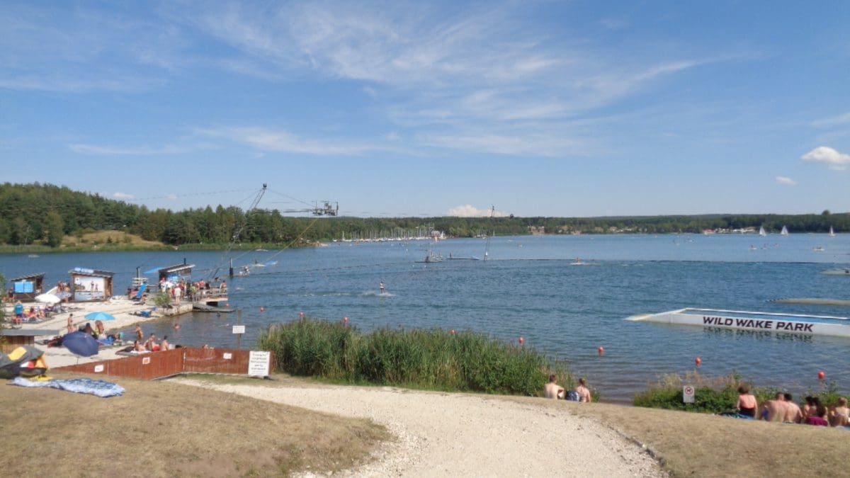 Wohnmobilstellplatz am Steinberger See