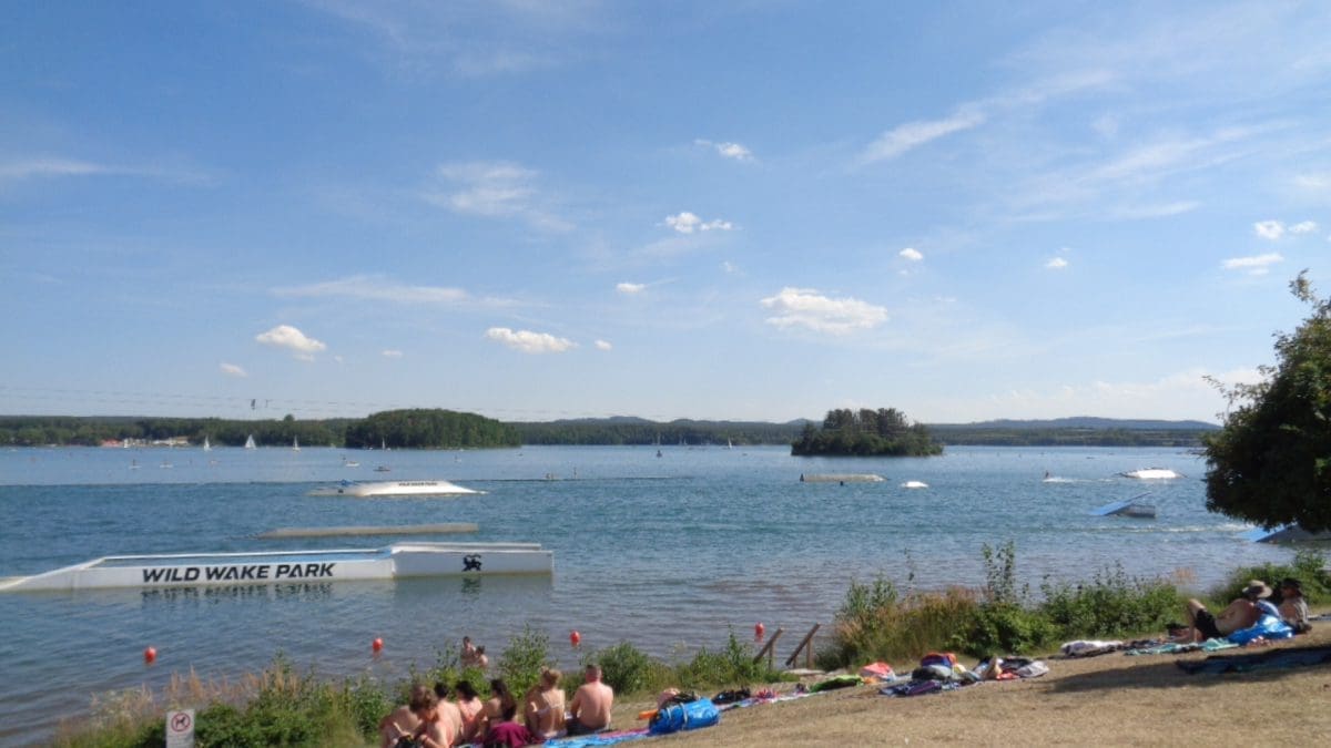 Wohnmobilstellplatz am Steinberger See