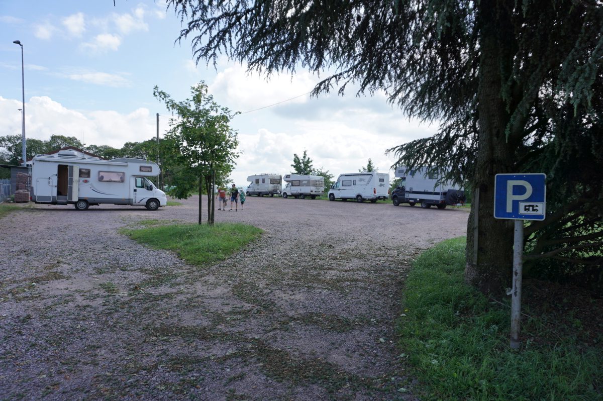 Wohnmobilstellplatz an den Sportanlagen in Dörrenbach
