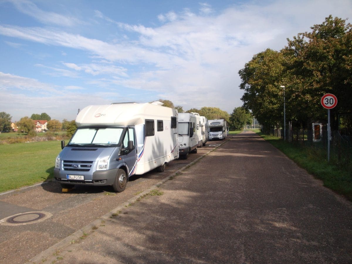Wohnmobilstellplatz am Mainufer in Kleinwallstadt
