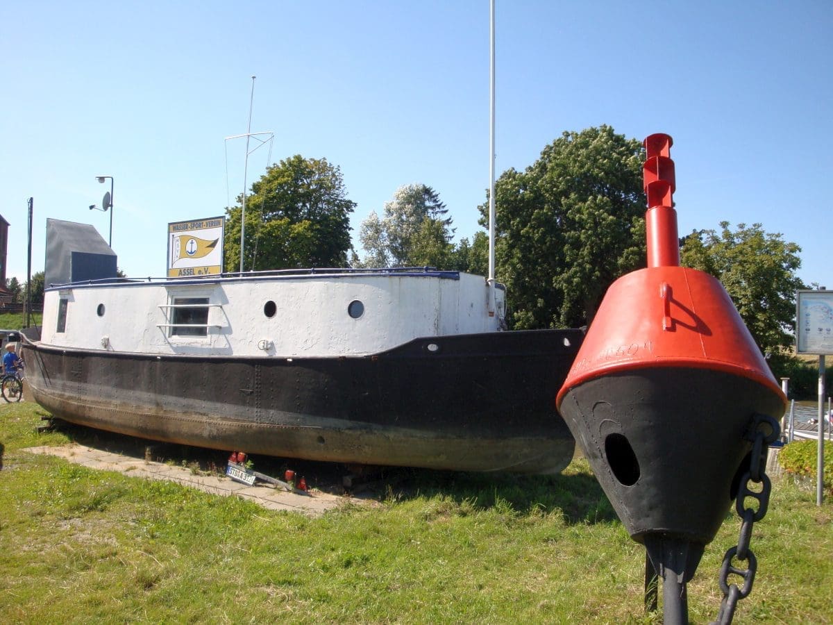Wohnmobilstellplatz am alten Hafen in Drochtersen-Assel