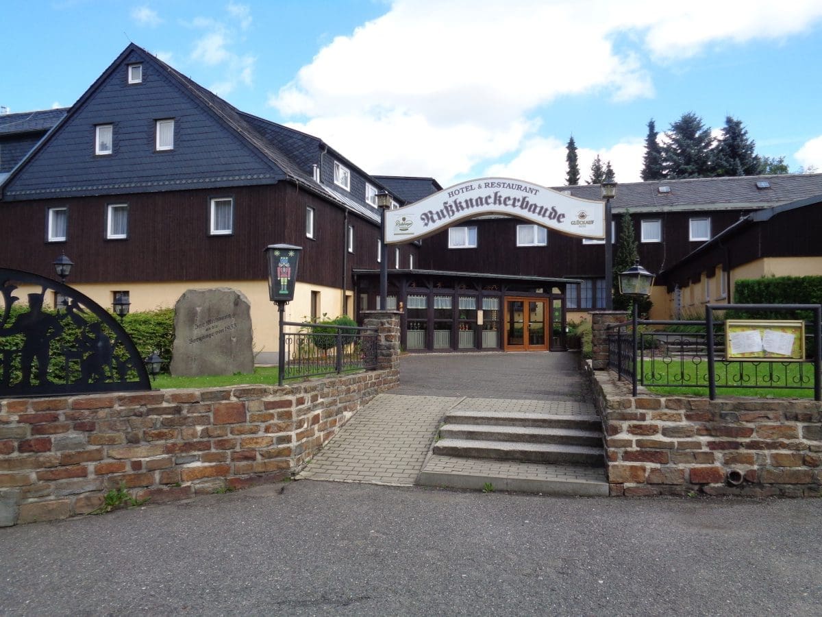 Wohnmobilstellplatz Hotel Nussknackerbaude Wohnmobilstellplatz Hotel Nussknackerbaude