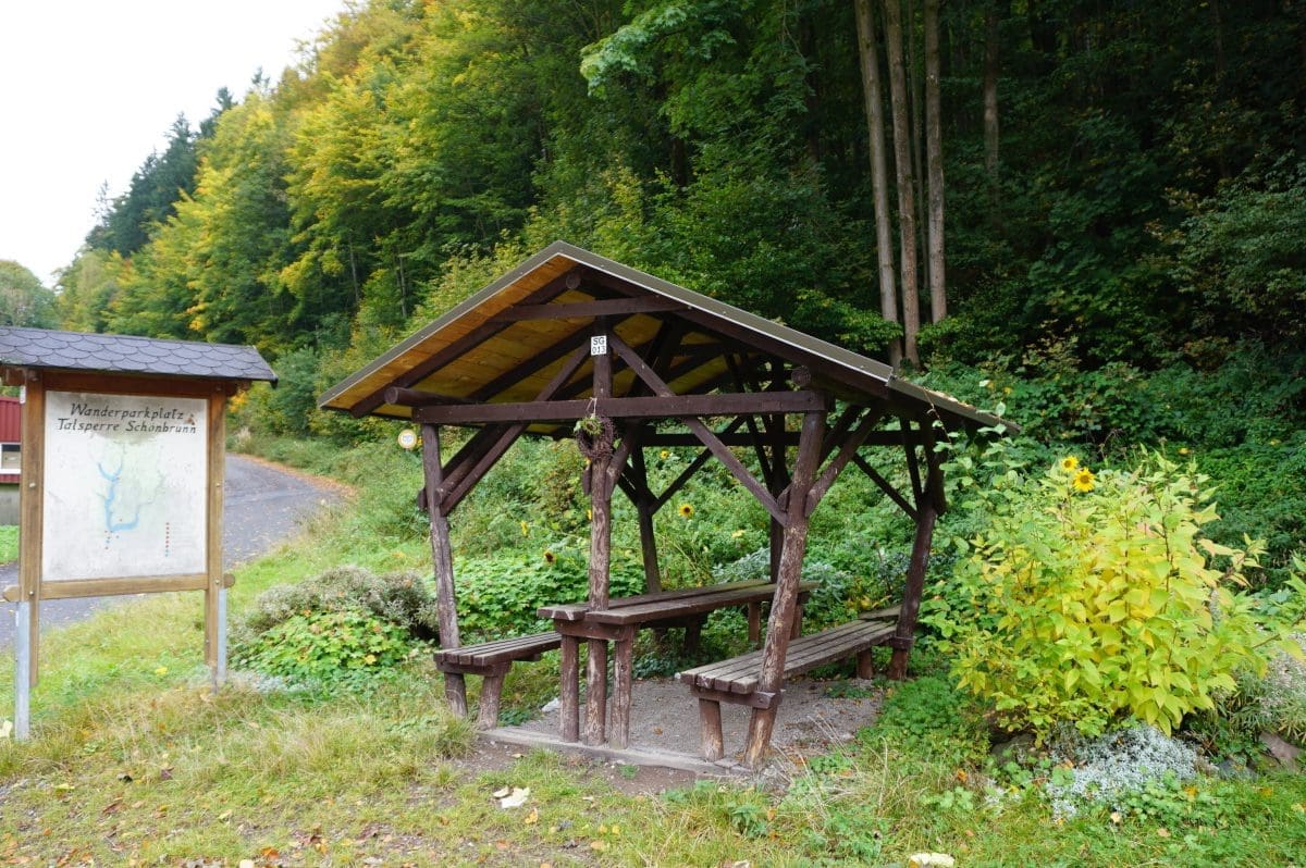 Wohnmobilstellplatz auf dem Wanderparkplatz Schönbrunn