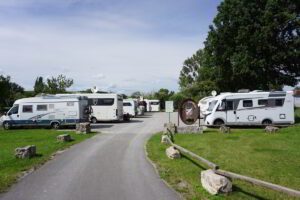 Wohnmobilstellplatz an der Mainfähre in Albertshofen Wohnmobilstellplatz an der Mainfähre in Albertshofen