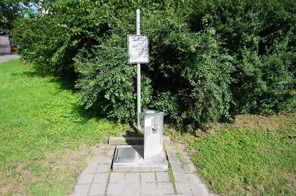 Wohnmobilstellplatz an der Mainfähre in Albertshofen Wohnmobilstellplatz an der Mainfähre in Albertshofen