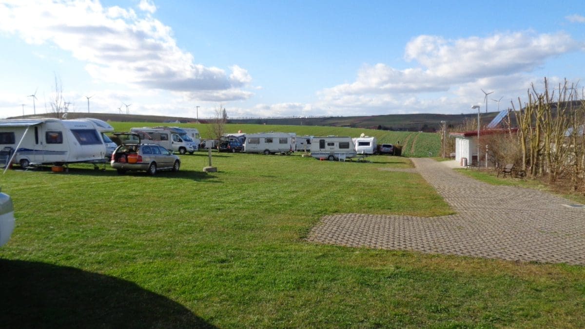 Wohnmobilstellplatz am Gutenbornerhof Wohnmobilstellplatz am Gutenbornerhof