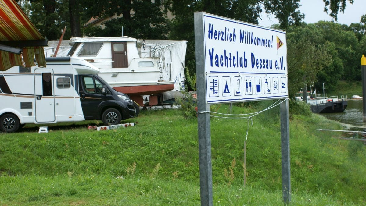 Wohnmobilstellplatz am Yachtclub Dessau