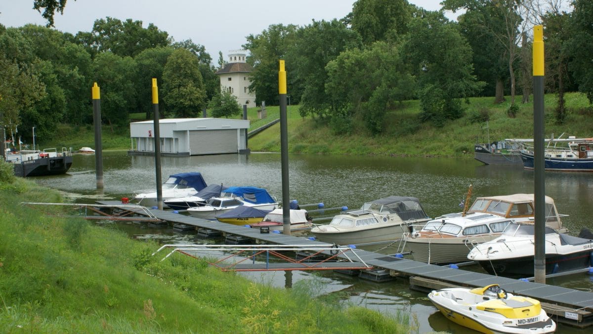 Wohnmobilstellplatz am Yachtclub Dessau