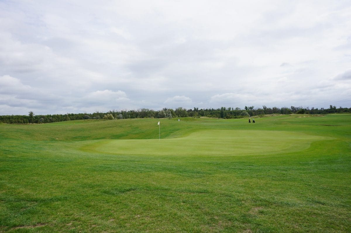 Wohnmobilstellplatz am Golfpark Hufeisensee