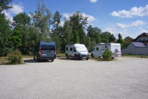 Wohnmobilstellplatz am Behälterweiher Wohnmobilstellplatz am Behälterweiher