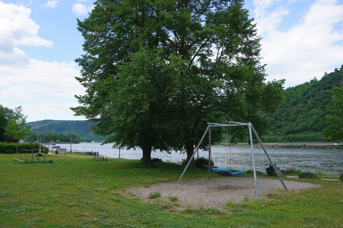 Wohnmobilstellplatz alter Sportplatz in Bacharach Wohnmobilstellplatz alter Sportplatz in Bacharach