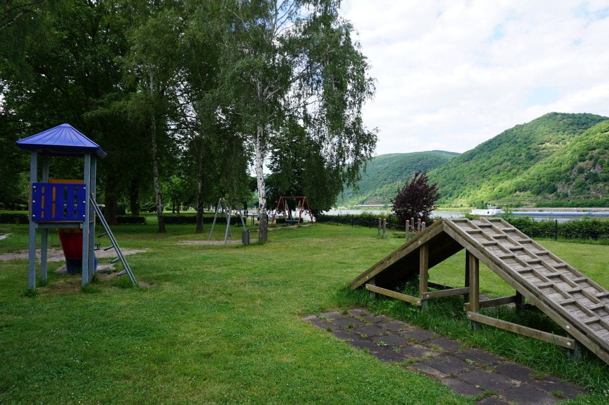 Wohnmobilstellplatz alter Sportplatz in Bacharach Wohnmobilstellplatz alter Sportplatz in Bacharach