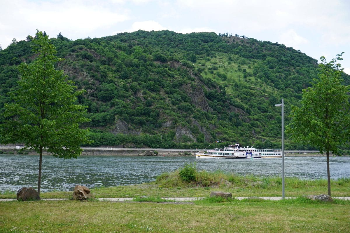Wohnmobilstellplatz alter Sportplatz in Bacharach Wohnmobilstellplatz alter Sportplatz in Bacharach