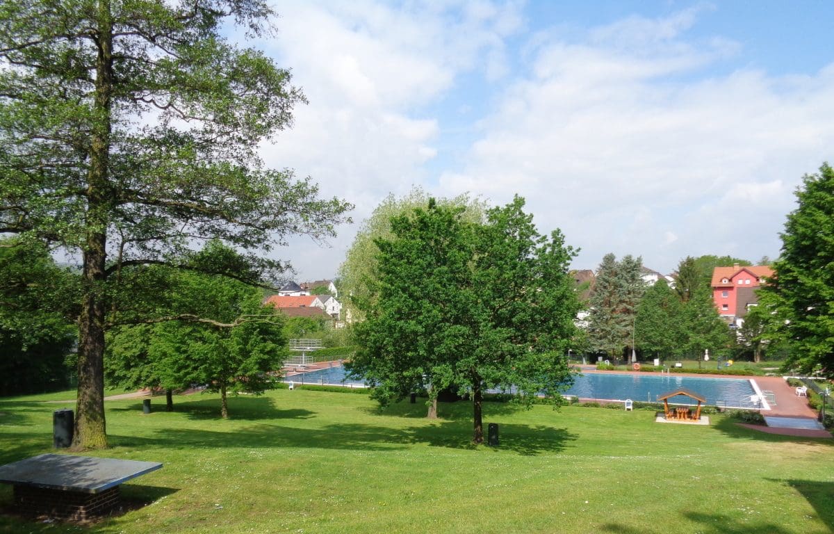 Wohnmobilstellplatz am Freibad Asmushausen