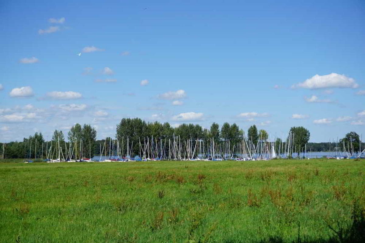 Wohnmobilstellplatz am Badepark