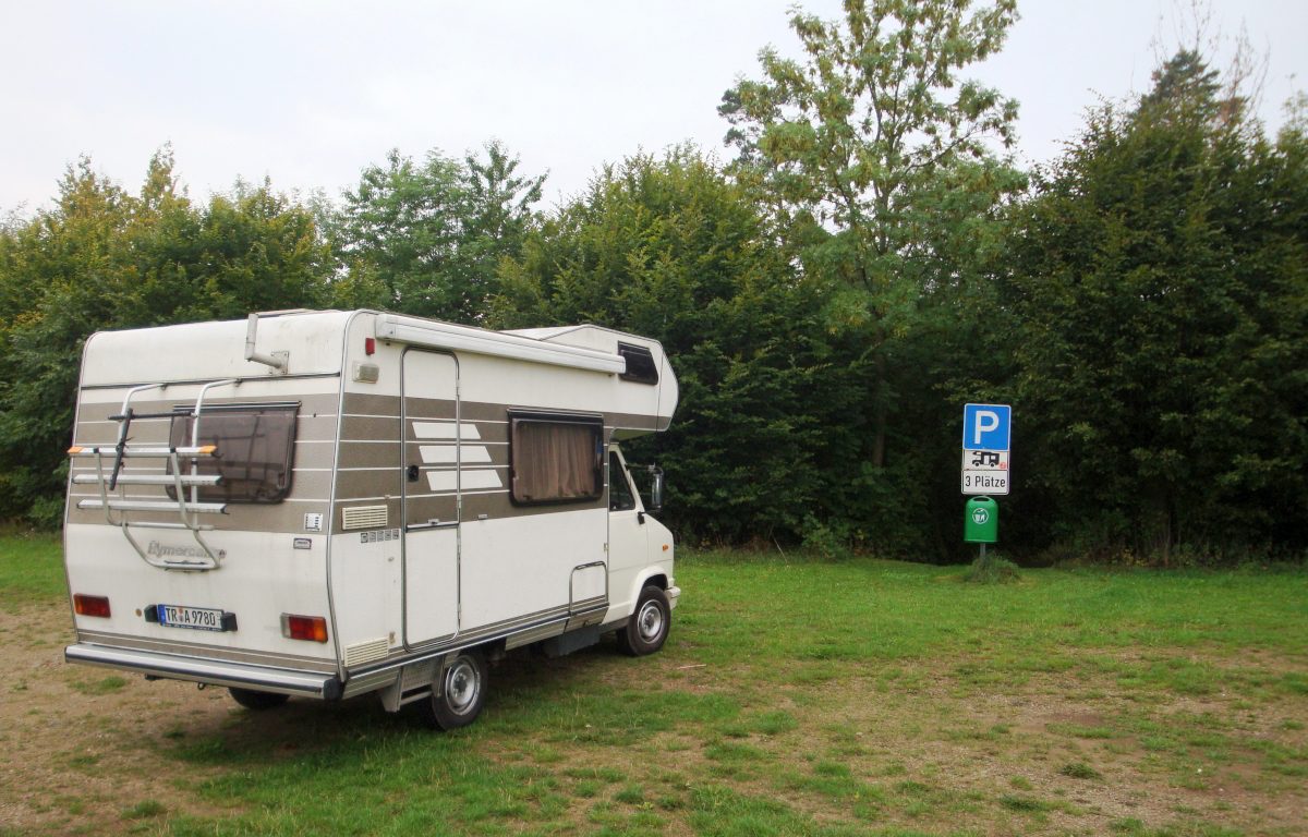 Wohnmobilstellplatz am Waldschwimmbad in Calden