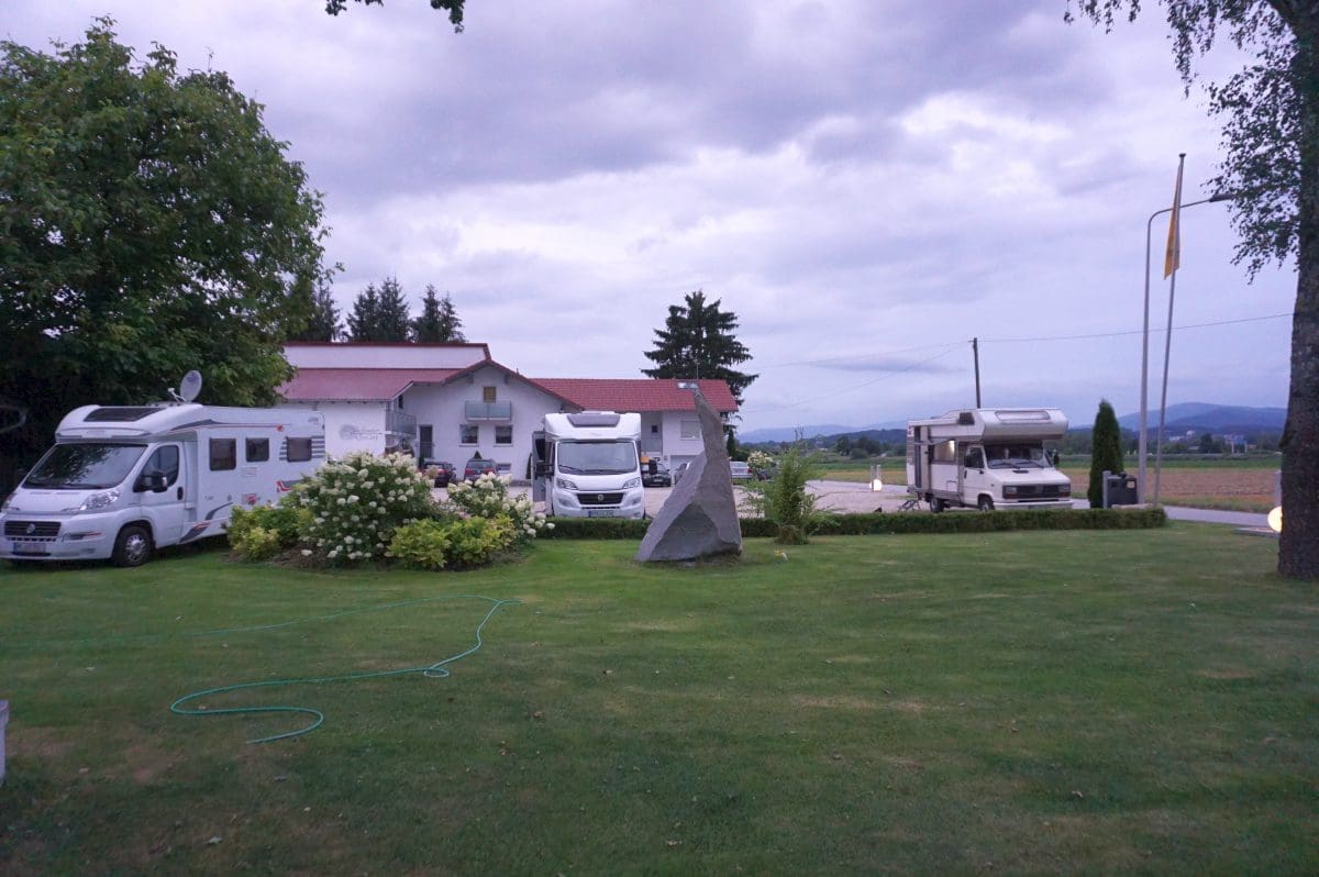Wohnmobilstellplatz an der Pension Haus Anja