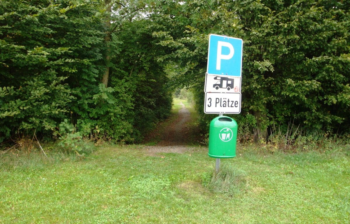 Wohnmobilstellplatz am Waldschwimmbad in Calden