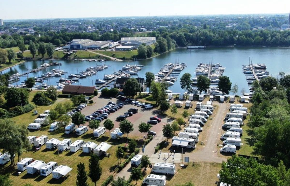 Wohnmobilstellplatz am Yachthafen Emmerich