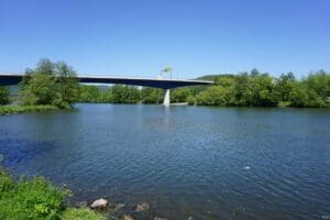 Wohnmobilstellplatz an der Mainbrücke in Gemünden