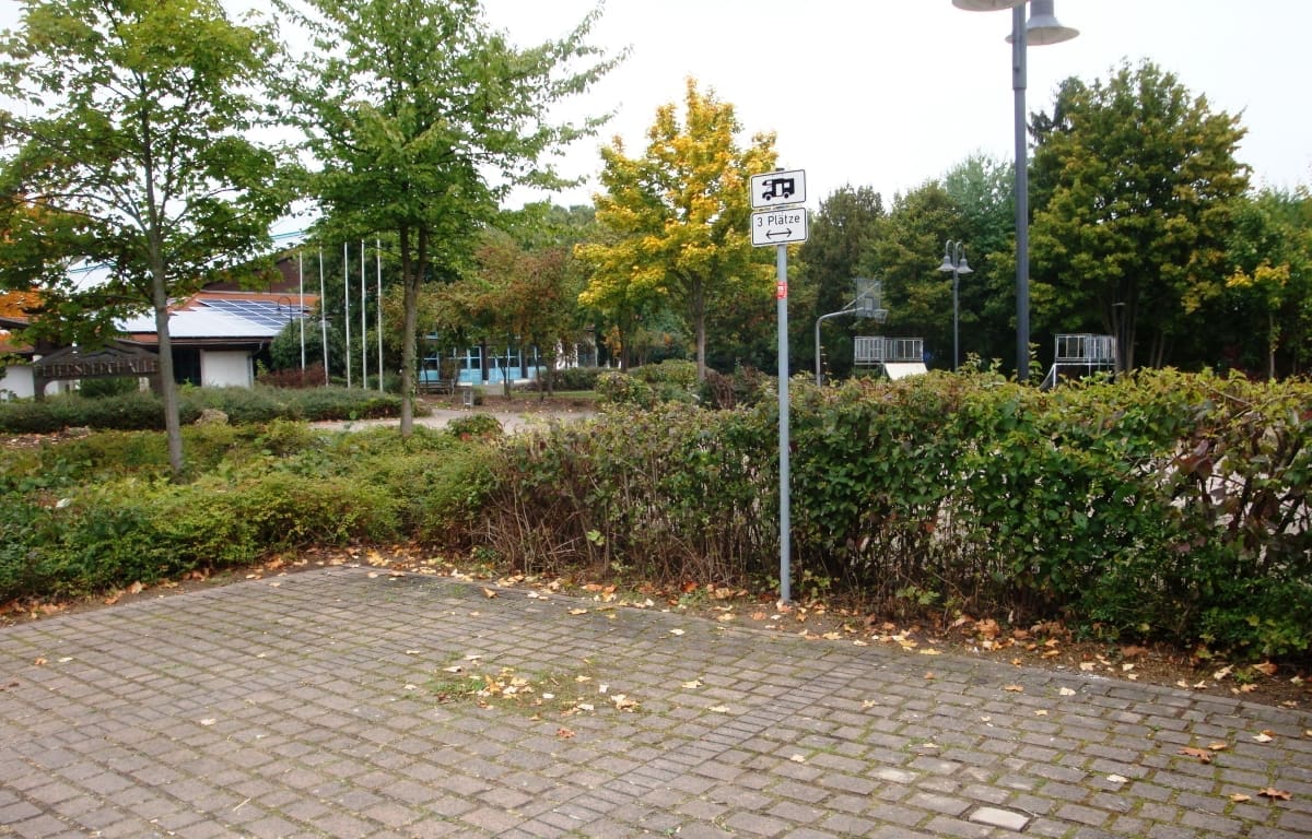 Wohnmobilstellplatz an der Petersberghalle in Gau-Odernheim