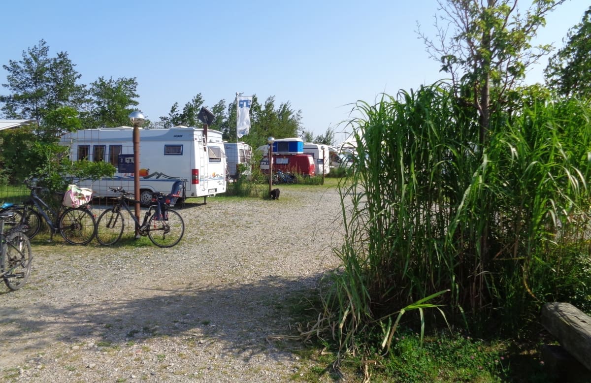 Wohnmobilstellplatz am Yachthafen Im-Jaich