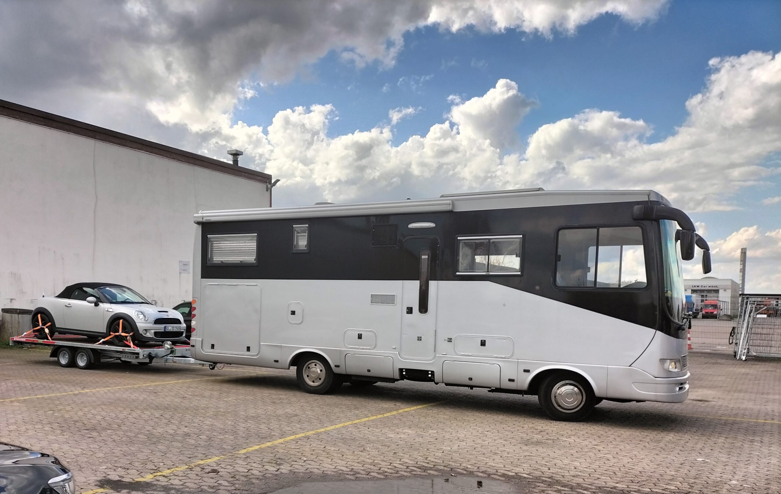 Wohnmobilstellplatz am Outletcenter in Zippel