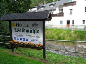 Wohnmobilstellplatz am Hotel Waldmühle Wohnmobilstellplatz am Hotel Waldmühle