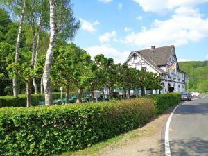 Wohnmobilstellplatz am Camping Hahnhof Wohnmobilstellplatz am Camping Hahnhof