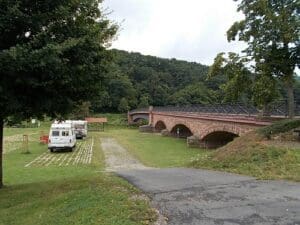 Wohnmobilstellplatz an der Werrabrücke Wohnmobilstellplatz an der Werrabrücke