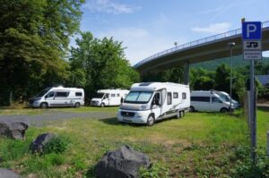 Wohnmobilstellplatz am Bahnhof Königswinter Wohnmobilstellplatz am Bahnhof Königswinter