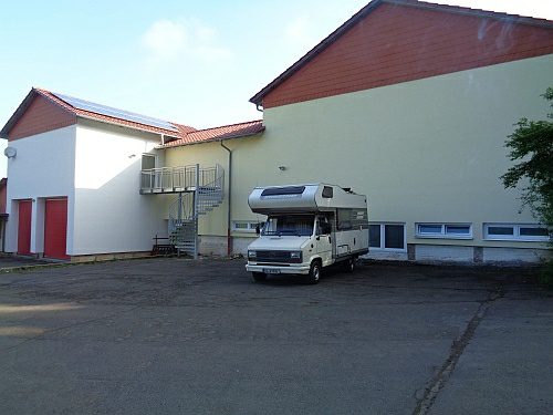 Wohnmobilstellplatz an der Mehrzweckhalle in Ottrau