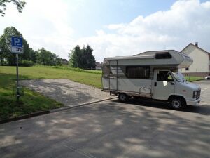 Wohnmobilstellplatz am Freibad Asmushausen