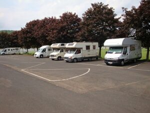 Parkplatz am Rheinufer in Bad Hönningen